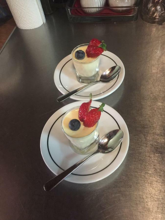 Weinstube Heigl Restaurante Pizzeria Puccini Ξενοδοχείο Λάντσχουτ Εξωτερικό φωτογραφία